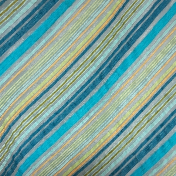 Harold’s semi sheer skirt with crochet detail. 10 - Picture 4 of 6